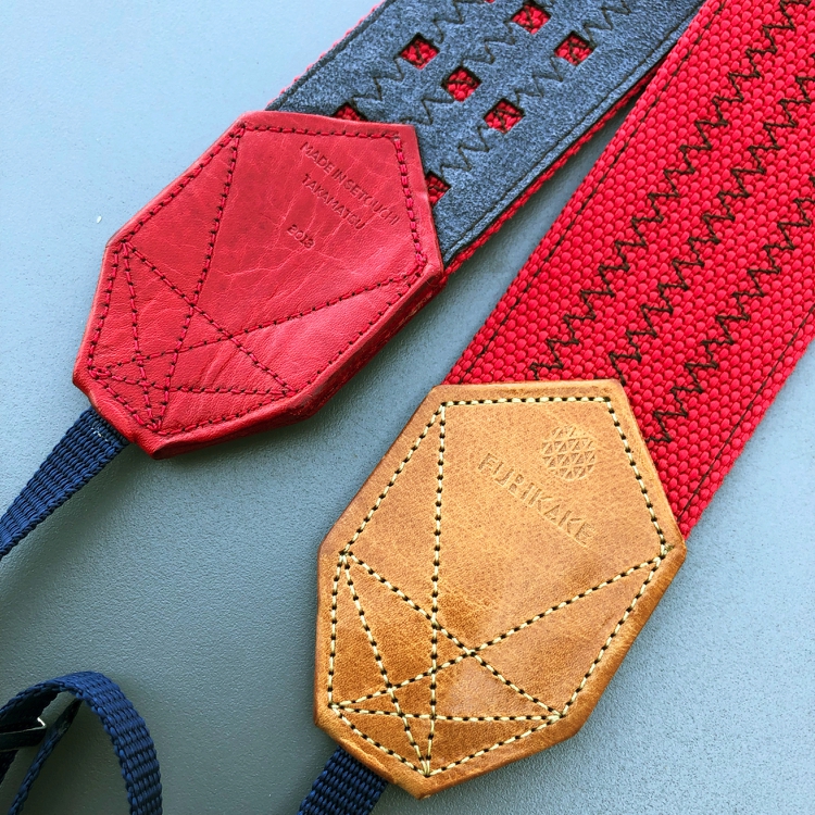 50mm幅カメラストラップ＿レッド［ブラウンステッチ］（裏地灰色）（革セトウチレザー赤×キャメル）