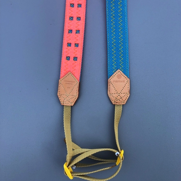 30mm幅カメラストラップ_ターコイズ(裏地蛍光コーラル)(革セトウチレザーナチュラル)