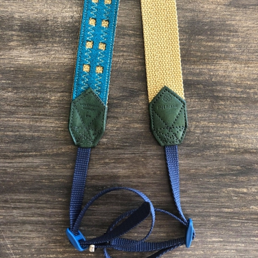 30mm幅カメラストラップ＿サンドベージュ（裏地青碧）（革セトウチレザーグリーン）