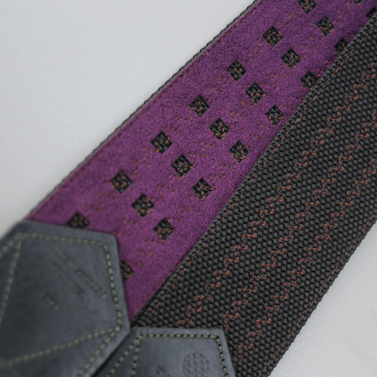 50mm幅カメラストラップ＿ブラック［ブラウンステッチ］（裏地紫）（革セトウチレザーブラック）